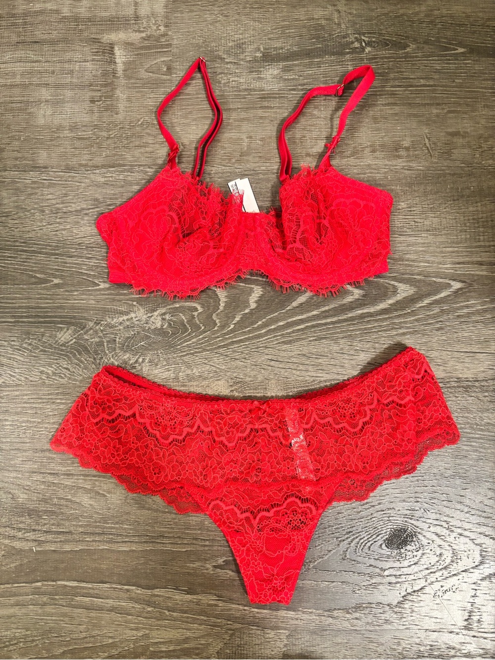 VICTORIA’S SECRET SET